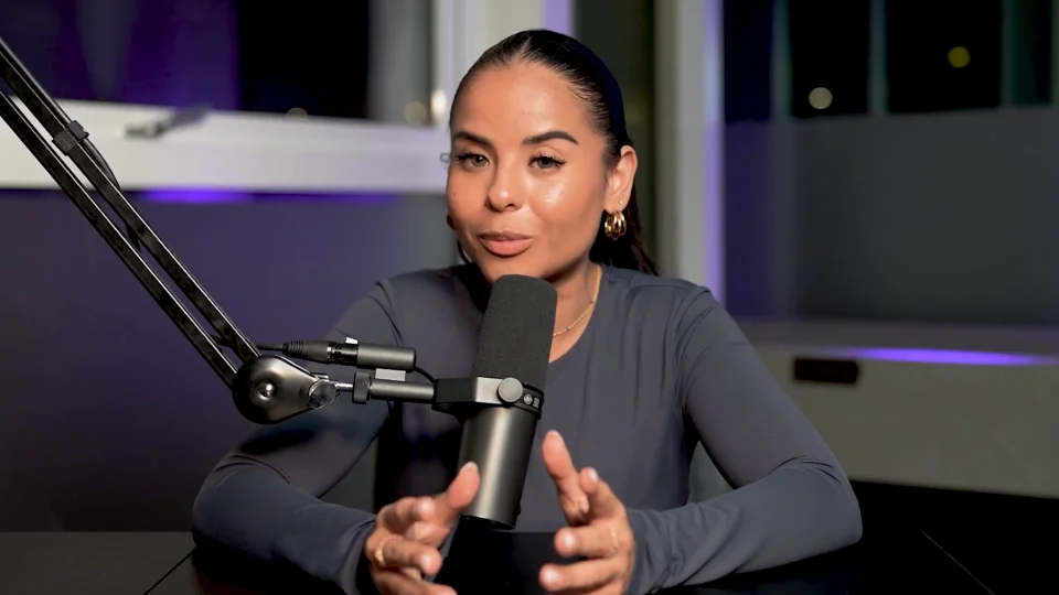 Literally LinkedIn: Go From Regular LinkedIn User To Top 1% Creator In 8 Weeks